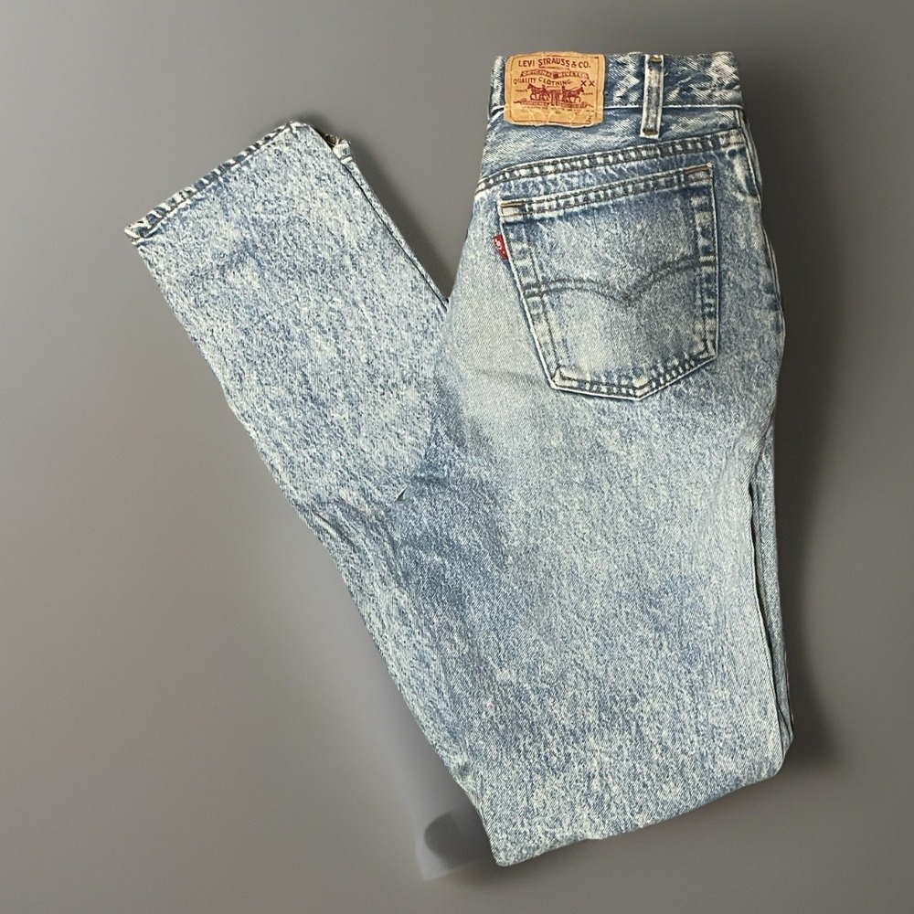 VTG Levi Woman's Denim Acid Wash Jeans  Student W29 L 32 USA